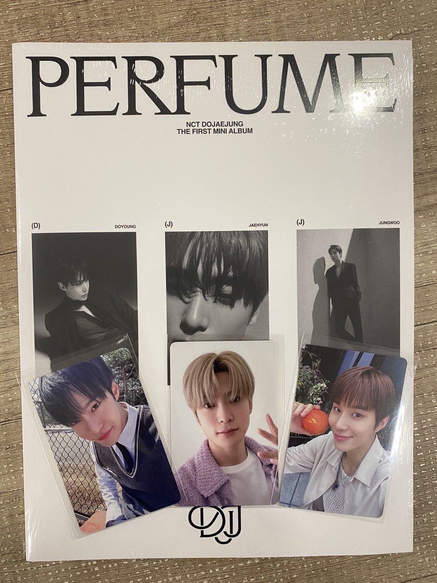 Stylehan_TH's tweet image. พร้อมส่ง⚡NCT #DOJAEJUNG - #Perfume 1ST MINI ALBUM อีเวนท์ Lucky Draw With muu    

- 1 อัลบั้ม สุ่มเซลฟี่โฟโตการ์ด 1 ใบ จาก 3 แบบ  
ลดพิเศษ 60% เหลือเพียง 276.-❕❕

🛒shope.ee/3L2vVJZmeT 
เก็บโค้ดหน้าร้านลดเพิ่มอีก     

#ตลาดนัดอซท #โดแจจอง #DJJ #NCT127 #NCT