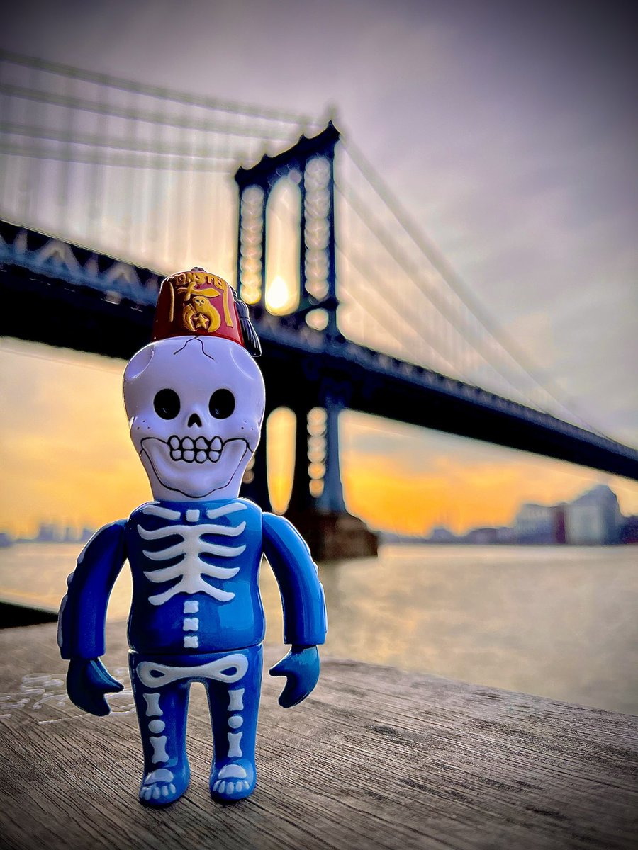 RickyTo828's tweet photo. #headlockstudio #knuckle331 #knuckle2002 #sofubi #sofubitoys #sofvi #sofvitoys #rto77 #nyc #manhattan https://t.co/5xSvUbX1I3