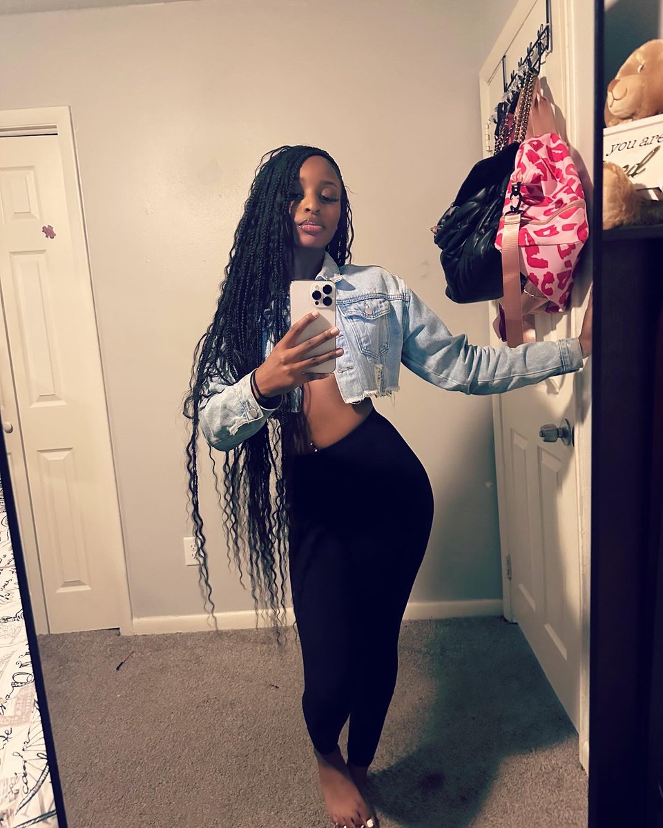 luvvnyiah's tweet image. im so cute