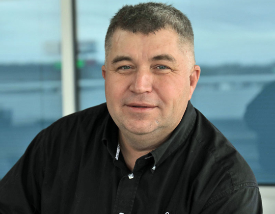Land_Line_Now's tweet photo. #OOIDA’s Lewie Pugh brought some of the most pressing topics in trucking – such as speed limiters – to lawmakers in our nation’s capital. Listen to Land Line Now on your favorite #podcast app. #SpeedLimiters

https://t.co/CSmbPKT7tX https://t.co/Cd2HD9whjX