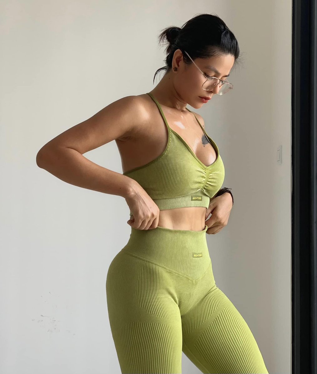 juliess20's tweet photo. Create a life you can't wait to wake up to.
#Wifefy #gym #fitness https://t.co/NPPNDTp0uk