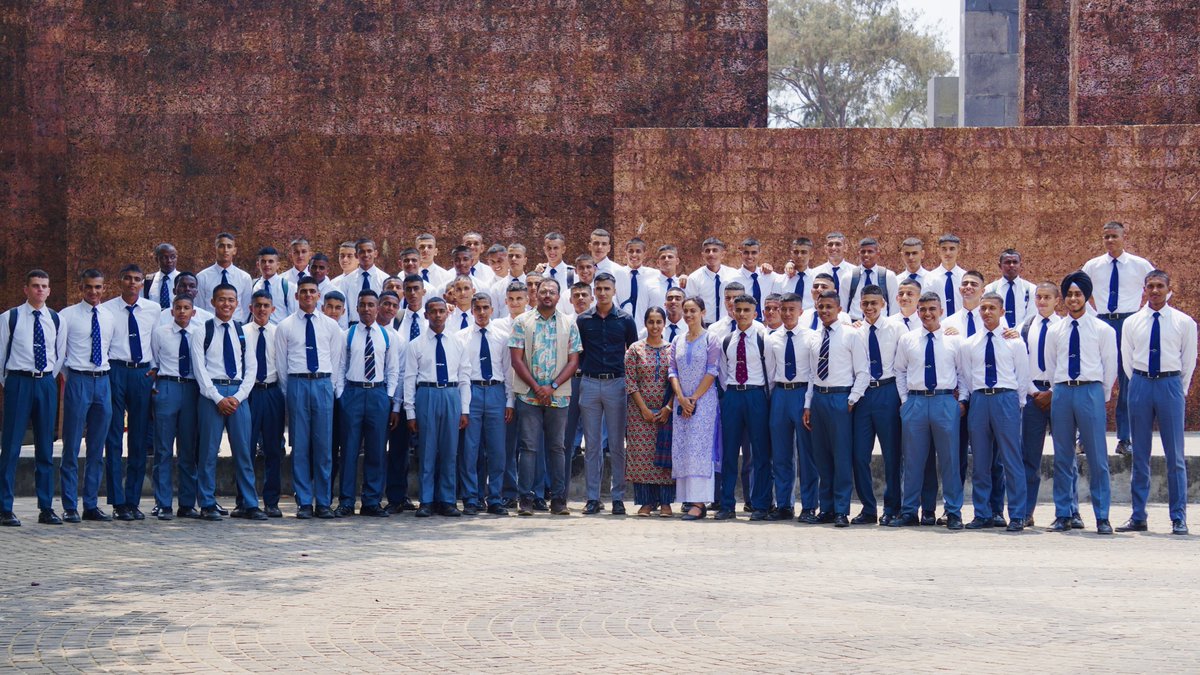 #MaritimeHistory
Revisiting rich maritime heritage & fostering intellectual curiosity of #INA Cadets.
Heritage Visit included places of significance in North Malabar like Kunjali Marakkar museum, Uru boat construction site ⛵Beypore & historic Calicut Sea Port.
#HolisticLearning