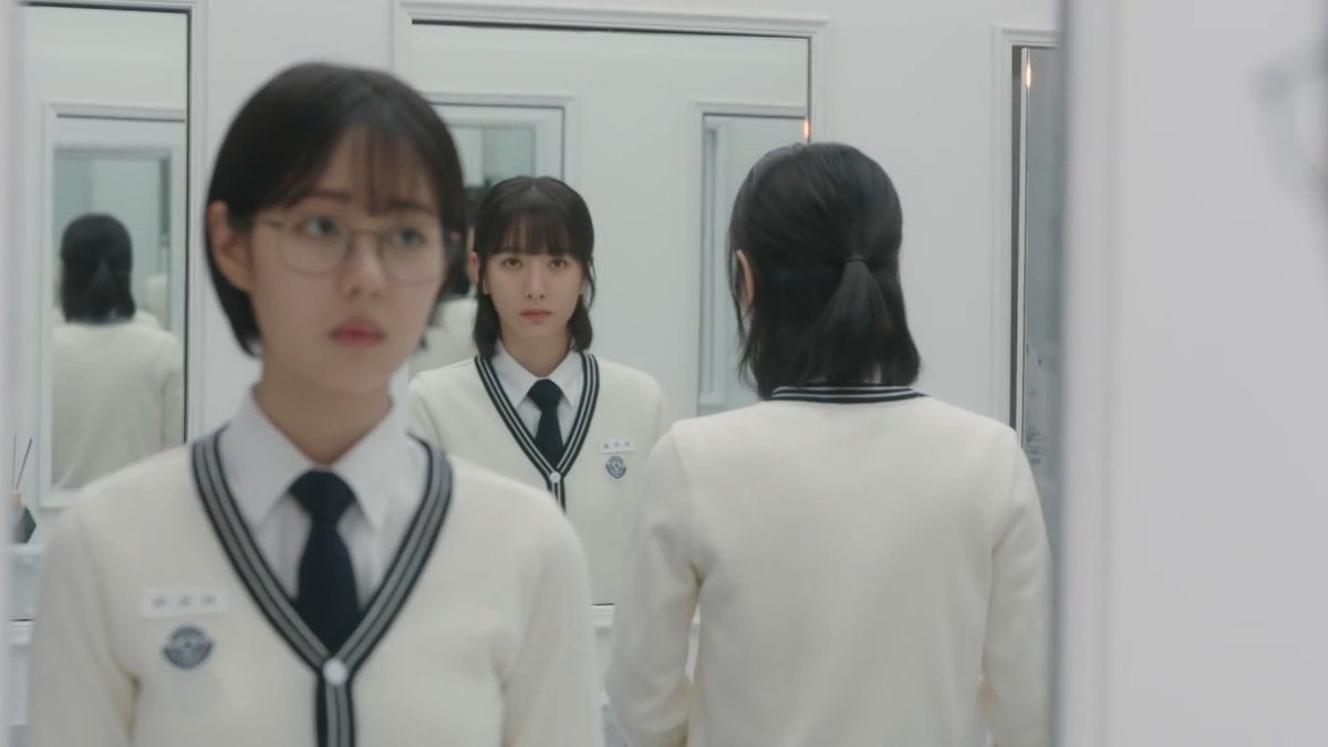 injeolmidnights's tweet photo. i'll take my mirror symbolisms for sujidoa thank youuuu
#PyramidGame #PyramidGameEpisode8 https://t.co/RHLTr5x9UZ