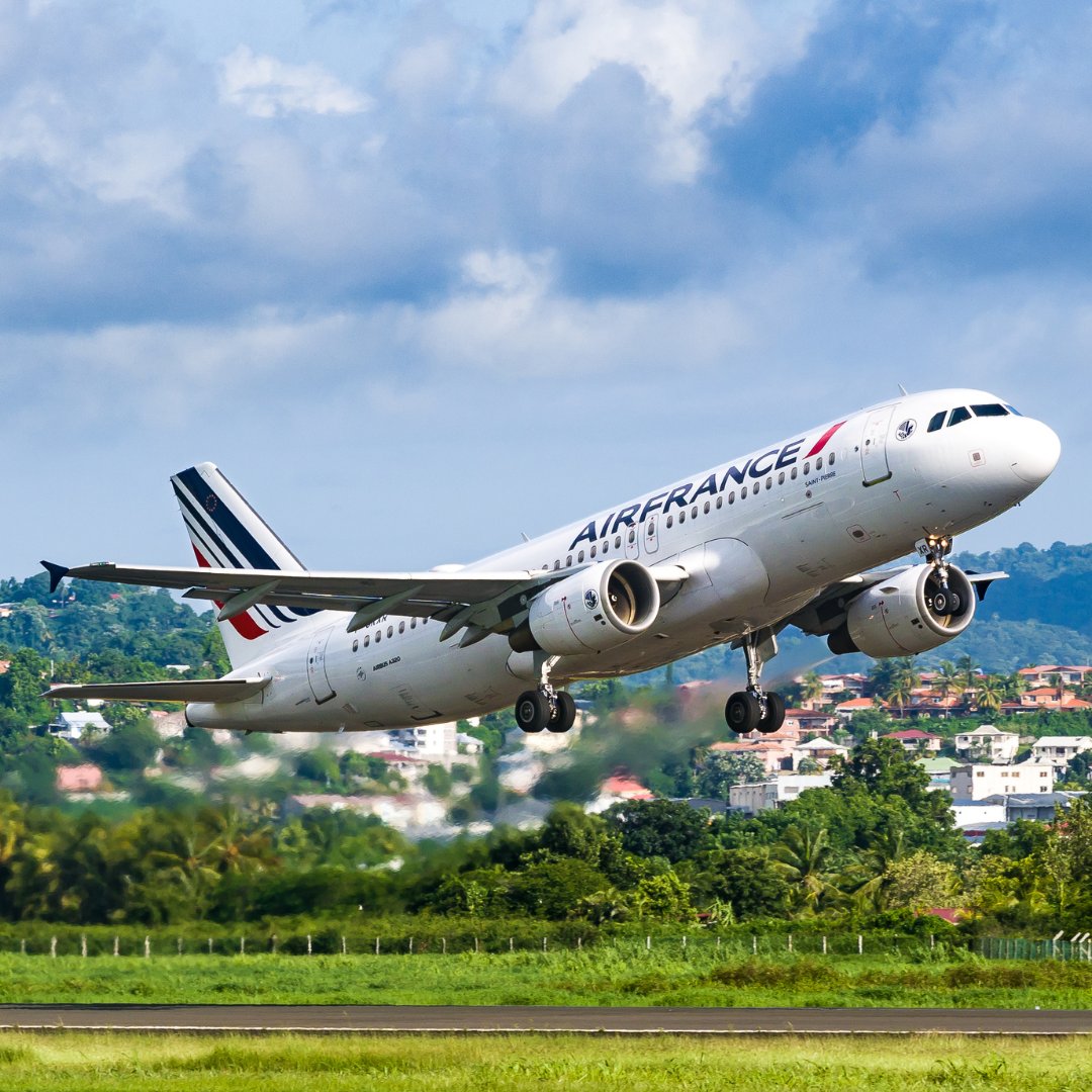 Exoticism at its best.
Where do you think our aircraft took off from?

📸 maxaviaat (Instagram)