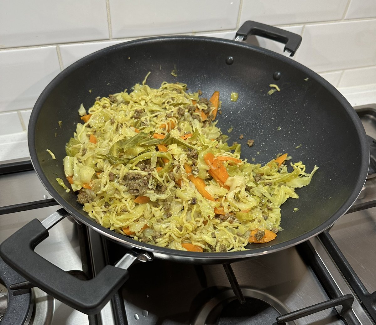 smithy_deb's tweet photo. Load of cabbage, to my version of
ChowMein in New Wok nite 2 #Cooking #whatyoucooking #food #LuvCooking https://t.co/pdbra0VDjx
