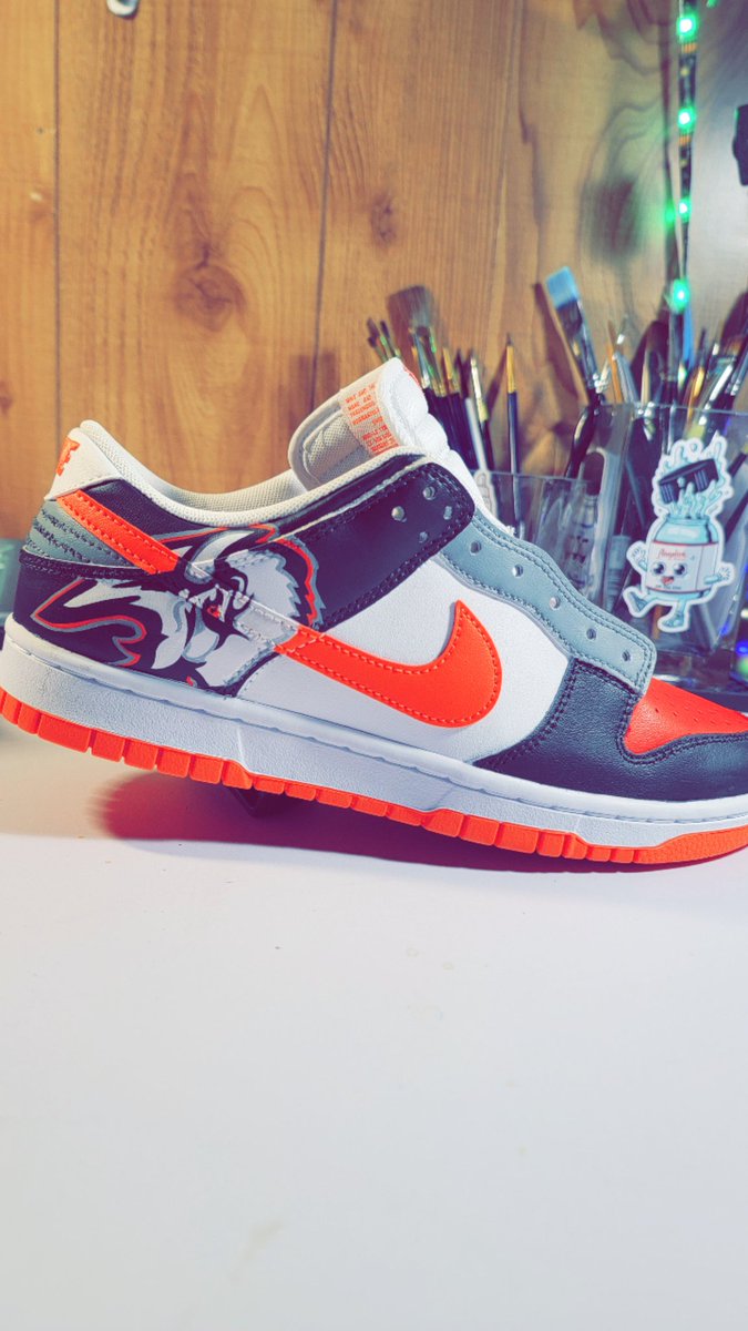 kc_customs716's tweet photo. Nike dunk Goathead lows #buffalosabres https://t.co/S7DfSrOpJy