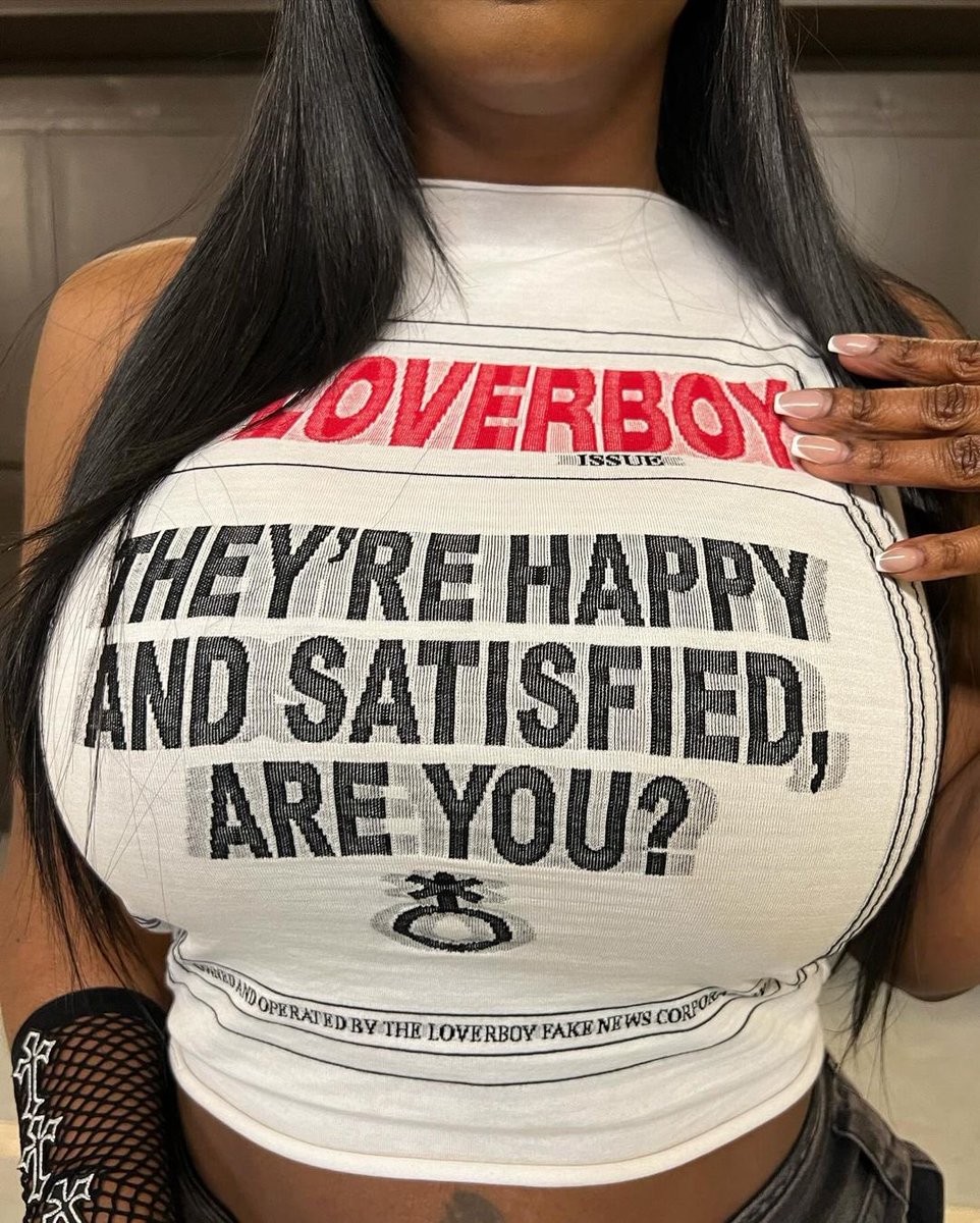 UberPinkHair's tweet photo. What you working with? 🖤 

HAIR: RAW SEA Straight 28’ https://t.co/uulEpLypOR