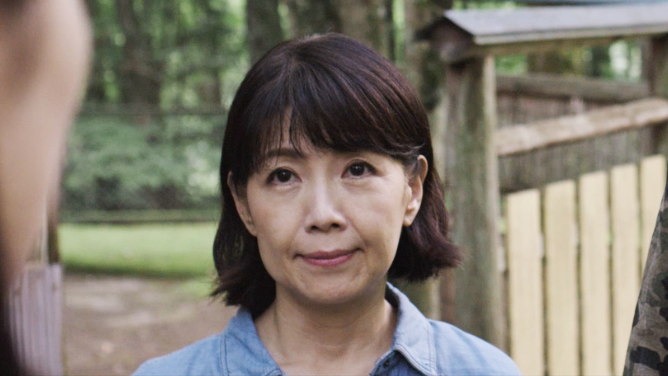 kouin_movie's tweet photo. 📽️柿崎ゆうじ監督最新作
🏆国際映画祭 世界3カ国5部門受賞
🎬映画「コウイン~光陰~」
✨4月12日より全国順次公開
本日は、登場人物の宮園早苗
を紹介いたします!
宮園早苗(伊藤つかさ)
夫と子供2人、家族4人でキャンプ場に来た女性。普通の家族連れの旅行に見えるが彼女たちは本当に一般客なのか。
#コウイン
#KOUIN
#光陰
#柿崎ゆうじ
#柿崎ゆうじ監督
#カートエンターテイメント
#長編映画
#映画
#第二警備隊
#エーチームアカデミー
#元自衛官
#警備員
#警備会社
#出合正幸
#竹島由夏
#榎木薗郁也
#中里信之介
#山崎真実
#伊藤つかさ
#大鶴義丹
#野村宏伸
#村本明久
#黒岩よし
#島村明日果
#笹田優花
#小原卓也