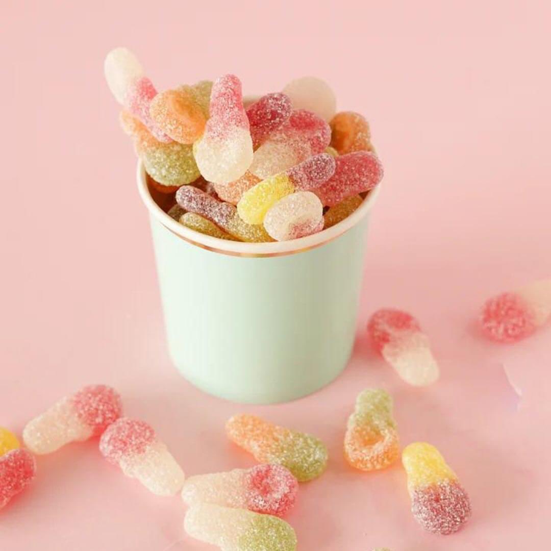 VeganSupply's tweet photo. Enjoy the fruity nostalgia of gummy bears or pucker up with gelatin-free sour keys. C’est Bonbon has created a confectionary wonderland that everyone is sure to love 💗

 #CanadianVegan #VancouverVegan #VeganCandy #PlantBasedCandy #GlutenFree 

https://t.co/iHGXoohmNZ https://t.co/QLrsWlHAhH