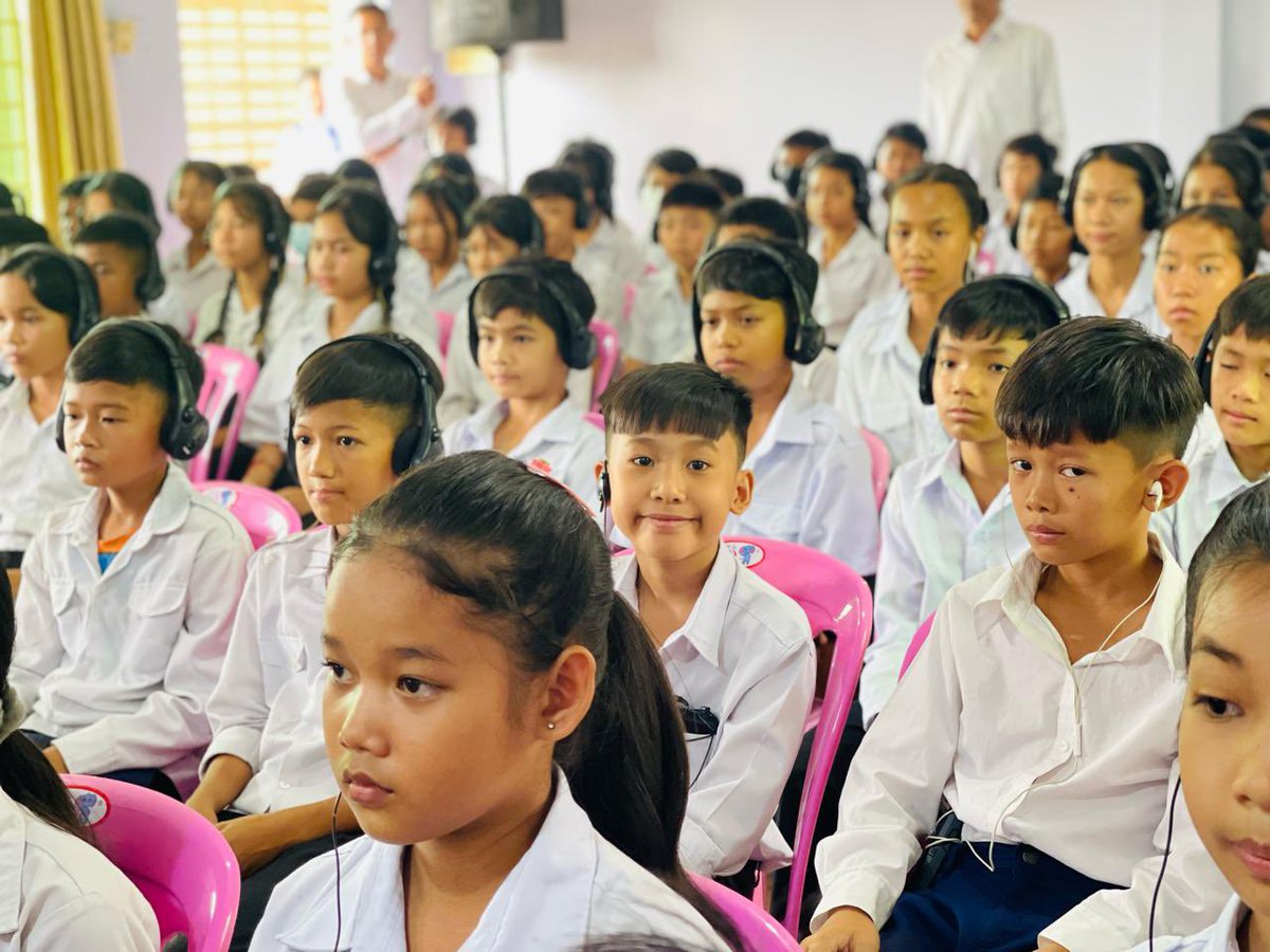 During a full two-day visit <a href="/JuttaUrpilainen/">Jutta Urpilainen</a> to 🇰🇭 , European Commissioner for International Partnerships, engaged government, business, civil society, youth and children to deepen our partnership with Cambodia (1/6)