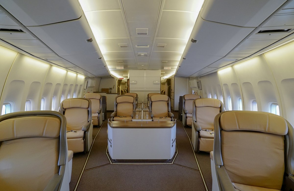 AlexEAguilar's tweet photo. Anyone interested in tracking the Padres / Dodgers flight to Korea, one of the Tail numbers is #N263SG - can't determine if this is Dodgers or Padres - Nice interior accomodations on this Atlas Air 747-400 VIP - #SeoulSeries #MLB #Padres #Dodgers 

https://t.co/c5ubeO5nvY https://t.co/EWdCfmF3Eb