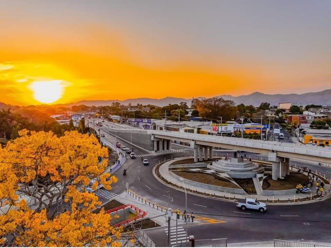HenryPa90102255's tweet photo. Otro #Render más 💙🙏😉😎🇸🇻
Pasó a desnivel #UNICAES Santa Ana.
@nayibbukele @RomeoHerrera1 @MinisterioMOPSV @fovialsv https://t.co/LMoPHwcrev
