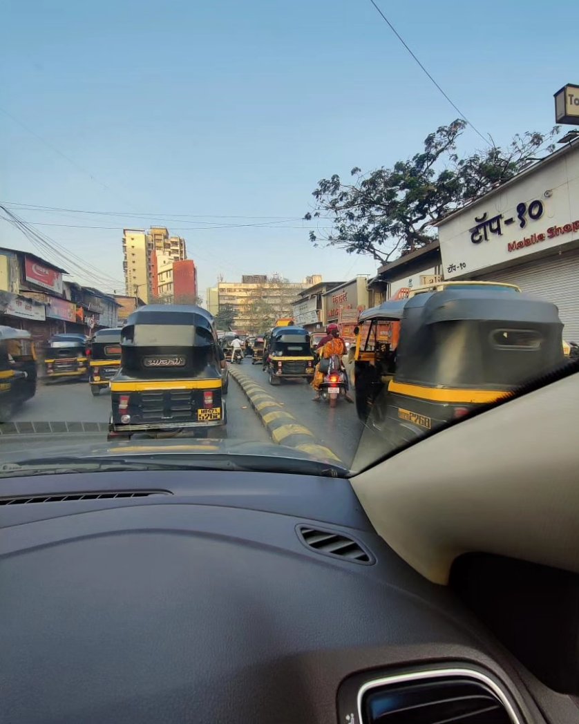 WeAllConnectwAc's tweet photo. @PiyushGoyal Sir everyday residents of #Kandivali #Lokhandwala are suffering traffic ordeals on #AkurliRoad
Ambulance are not able to pass thru most of the day due to narrow Road and traffic
Residents need #DPRoad from Lokhandwalato #ThakurVillage opened up soon
Your help needed https://t.co/FH12RmnvTE