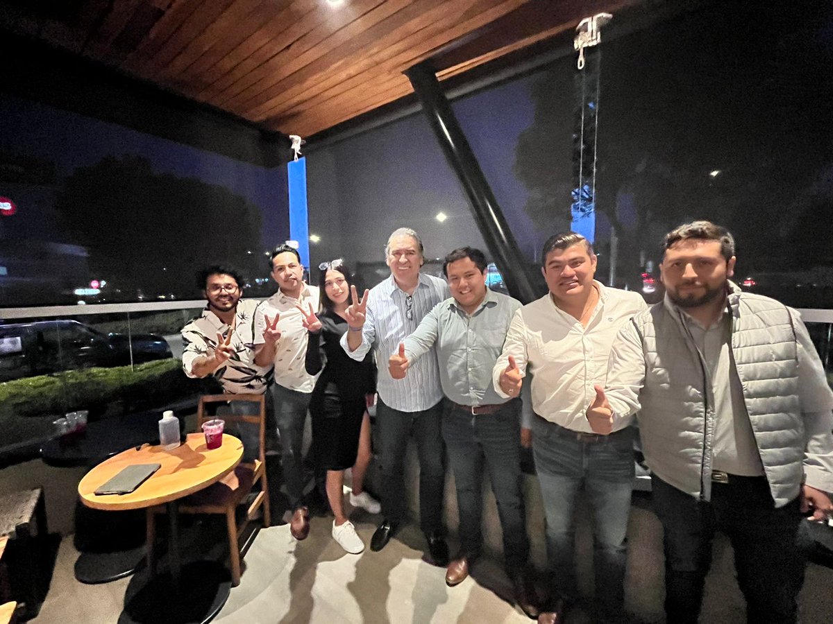 Un gusto enorme reunirme con el <a href="/Tigre_Aguilar_C/">Humberto Aguilar Coronado</a> candidato a Diputado Federal por el distrito 10 de Puebla.
Juntus trabajaremos por un #MexicoSinMiedo