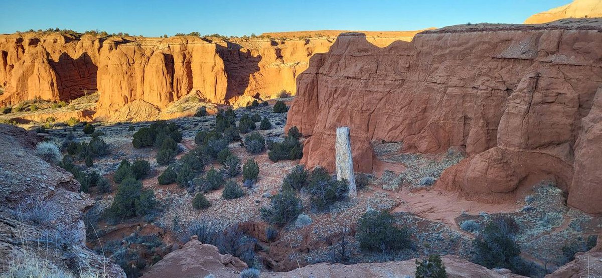 Exploring Utah's national parks is like stepping into a different world. The vast landscapes and stunning natural beauty make it a place of exploration and discovery.
#USA #Utah Parks.