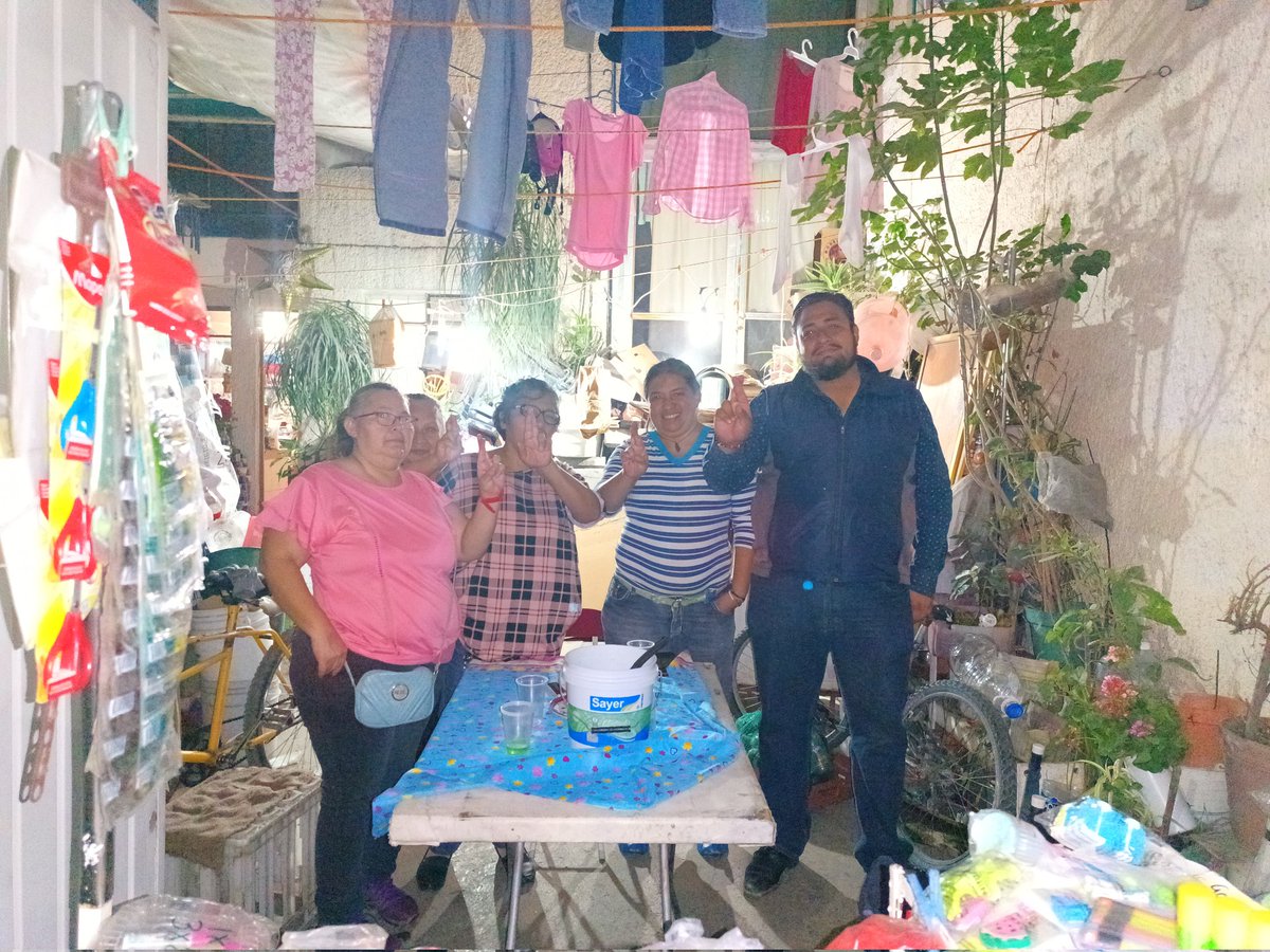 Llevamos el mensaje de nuestra presidenta <a href="/AnaLiliaHerrera/">Ana Lilia Herrera</a> a nuestras amigas lideres del #Distrito6 #Ecatepec De las Colonias #IzcalliJardines #RuizCortinez #LaVeleta

Seguimos trabajando por que en el <a href="/PRI_EDOMEX/">PRI Estado de México</a> #CadaVezSomosMas 
#ComprometidosConEcatepec
