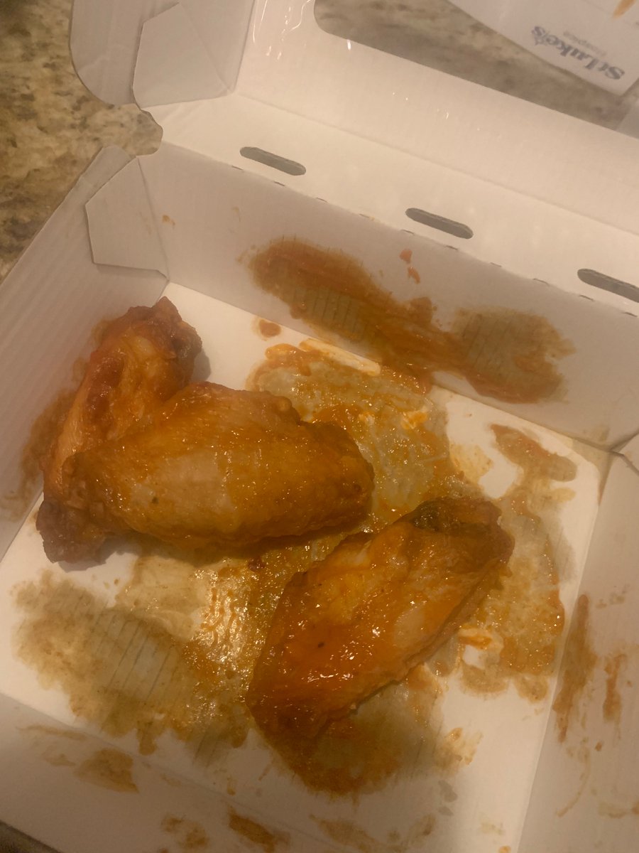 _CherrySunrise's tweet photo. Tried to give @BWWings another chance, I even called! Yet again, my wings have barely any sauce on them. I was scrapping the damn box . Smh, never again. https://t.co/CYOnrA90LK
