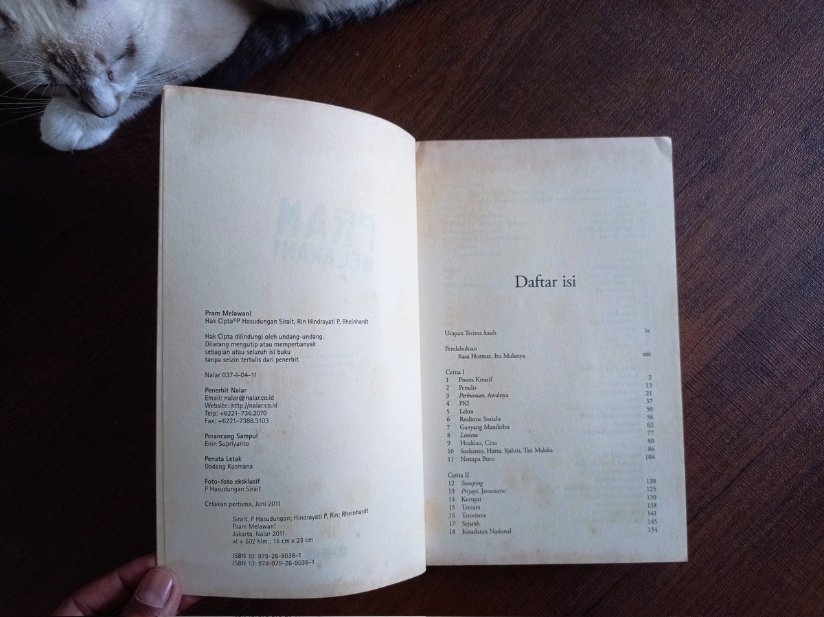 soentingmelajoe's tweet image. Pram Melawan! 

Bagus, kertas bercak kuning

Penerbit Nalar
Cet. 1, 2011
502 hlm. 

95.000

#pram #pramoedya #pramoedyaanantatoer