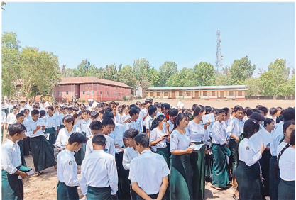 SKham33862's tweet photo. Fourth day of #Marticulation Exam for 2023-2024 AY.
Pics show #Students across the country prepare to sit exam there. Thanks to the security personnel, there are no concerns at all😍   
@MayWongCNA @ViewsofMM22 @Khithitofficial
 @Myanmar_Now_Eng
 #WhatsHappeningInMyanmar https://t.co/d3OqIFRlkg