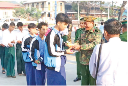SKham33862's tweet photo. Fourth day of #Marticulation Exam for 2023-2024 AY.
Pics show #Students across the country prepare to sit exam there. Thanks to the security personnel, there are no concerns at all😍   
@MayWongCNA @ViewsofMM22 @Khithitofficial
 @Myanmar_Now_Eng
 #WhatsHappeningInMyanmar https://t.co/d3OqIFRlkg