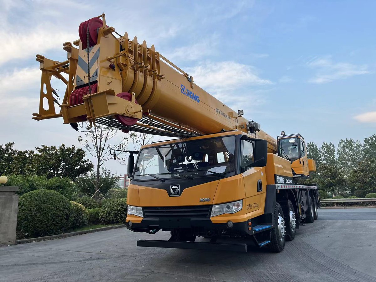 JaminaLiu's tweet photo. XCMG 50 Ton Truck Crane QY50KD
📷1. MAX. Total Rated Lifting height: 50t
📷2. Base boom length: 11.4m
📷3. Fully-extended boom: 43.5
📷4. Fully-extended boom+jib: 59.5m
#xcmg #truckcrane https://t.co/yMuljSZJE0