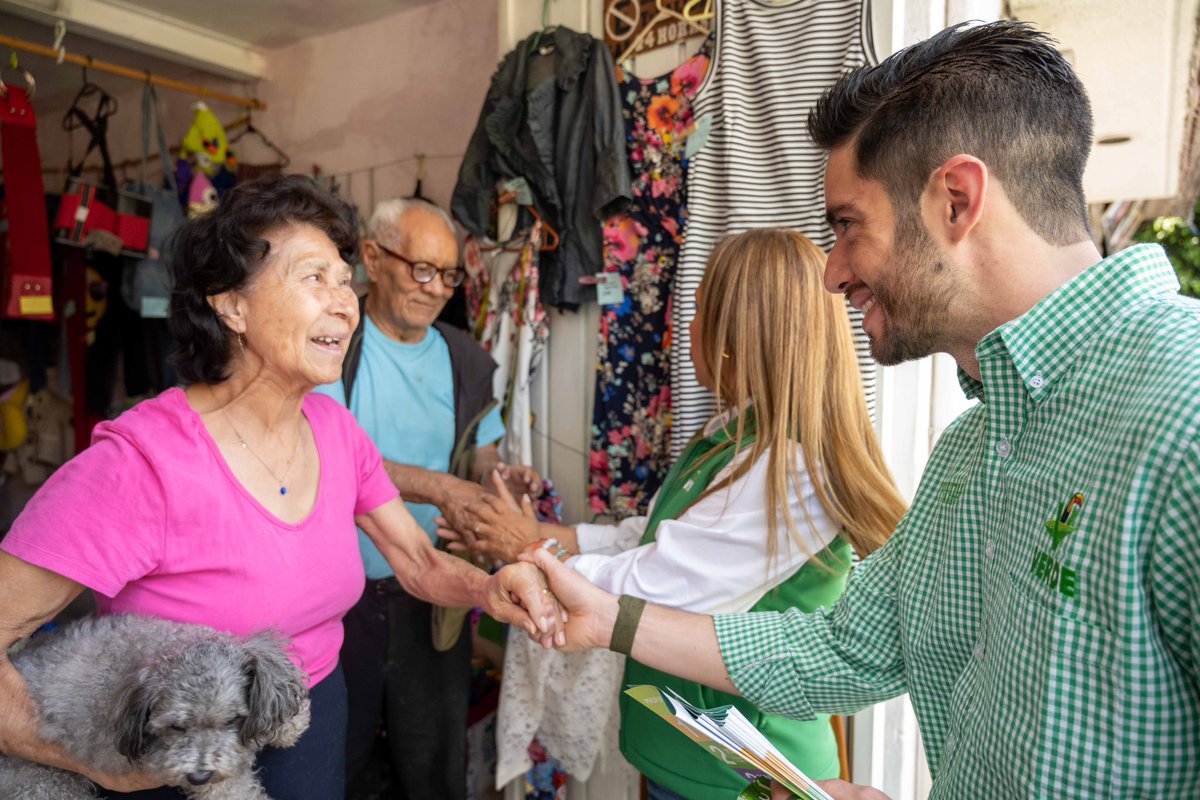 pepecouttolenc's tweet image. ¡#FamiliaVerde! 🤗 Les quiero compartir que tuvimos la oportunidad de acompañar en su toque de puertas a nuestra candidata a Diputada Federal por el Distrito 17, @IvonneMacielF. 👏🏻 

Con ánimo seguimos impulsando un verdadero cambio. ✅
#PonteVerde