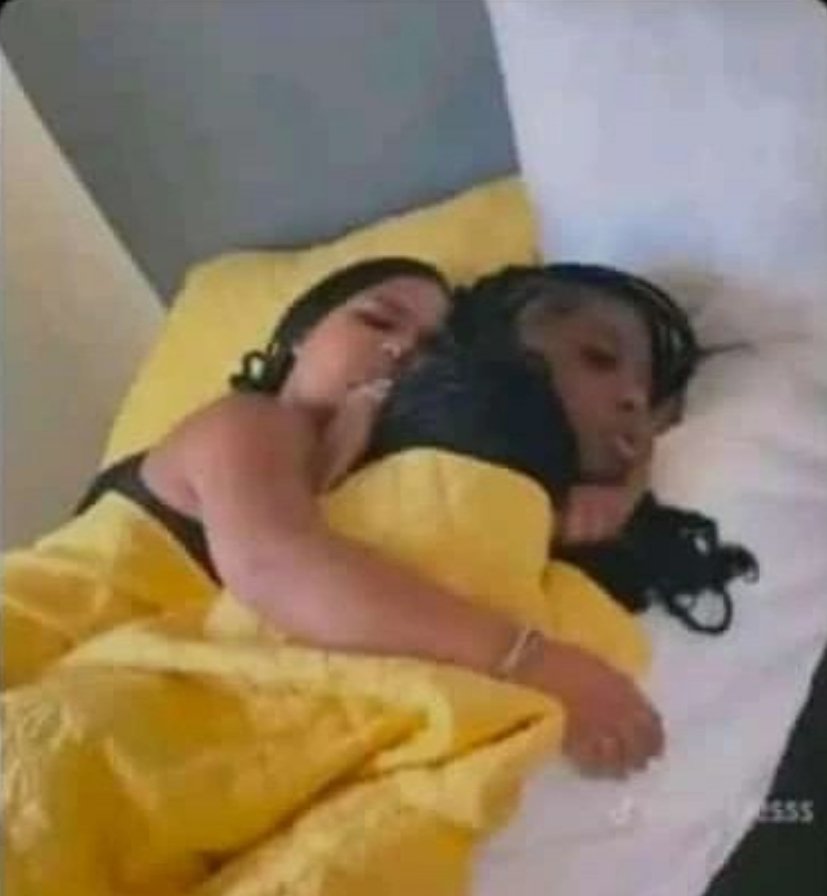 IamCarolPrimah's tweet photo. Women will sleep naked in bed like this, shower together, kiss, and sometimes go on dates but as friends.. weird creatures https://t.co/5GTi6WM5tK