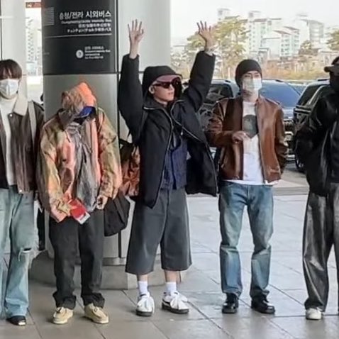 #พรีออเดอร์ 🇰🇷 Puma Park Lifestyle OG รองเท้าน้องแทยง โมเอะพีซ😋🍡✌🏻 แบ๊วสไตล์ที่ไอดอลตัวท็อปเลือก มีทุกไซส์ 230-290

รอบแรก 2,650 บาท 👊🏻
เก็บ 2 รอบนะคะ เลือกได้จะส่งกลับเรือ/แอร์

ฟอลร้านจัดส่งฟรี🚐
#ตลาดนัดtyongf #ตลาดนัดแทยง