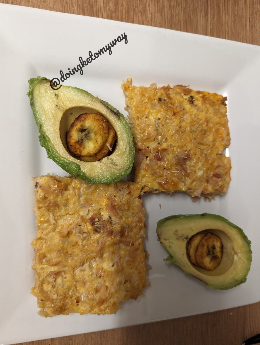 doingketomyway's tweet photo. A tantalizing keto pie awaits! 🥧 Steamed cauliflower serves as the base for a hearty filling of chicken leg cooked and minced with cheese, bacon, and egg. An avocado, halved and placed on the plate, cradles a delightful surprise – a little plantain tucked inside. Slice into this flavorful keto creation for a pie experience like no other! 🍽️🥦🍗🧀🥓🍳🥑🍌 #KetoPiePerfection #CreativeCooking