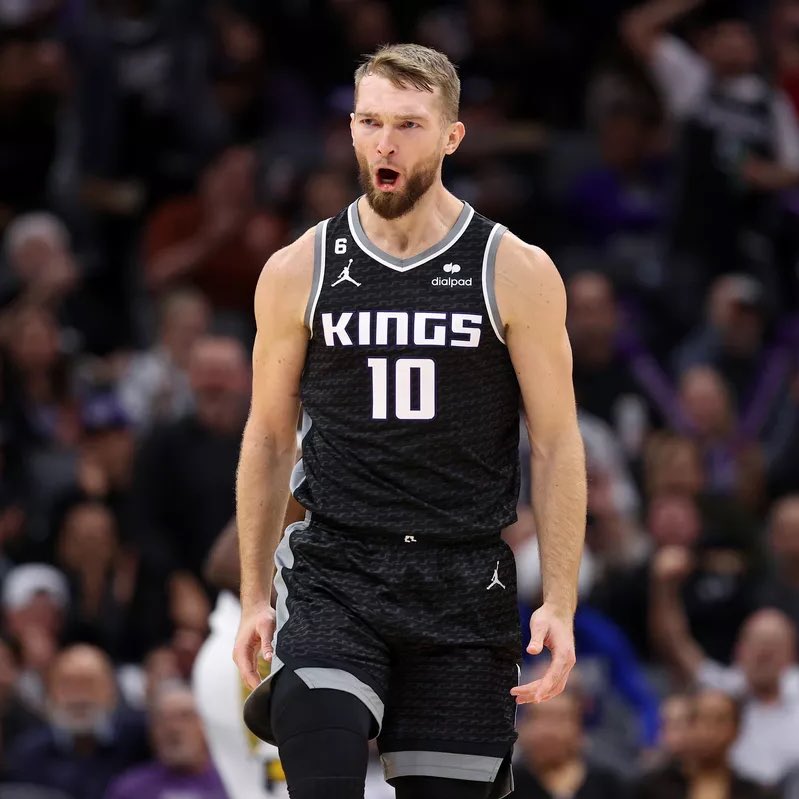 Domantas Sabonis tonight:

17 points
19 rebounds
10 assists
6/10 FG

Insane how he wasn’t an All-Star.