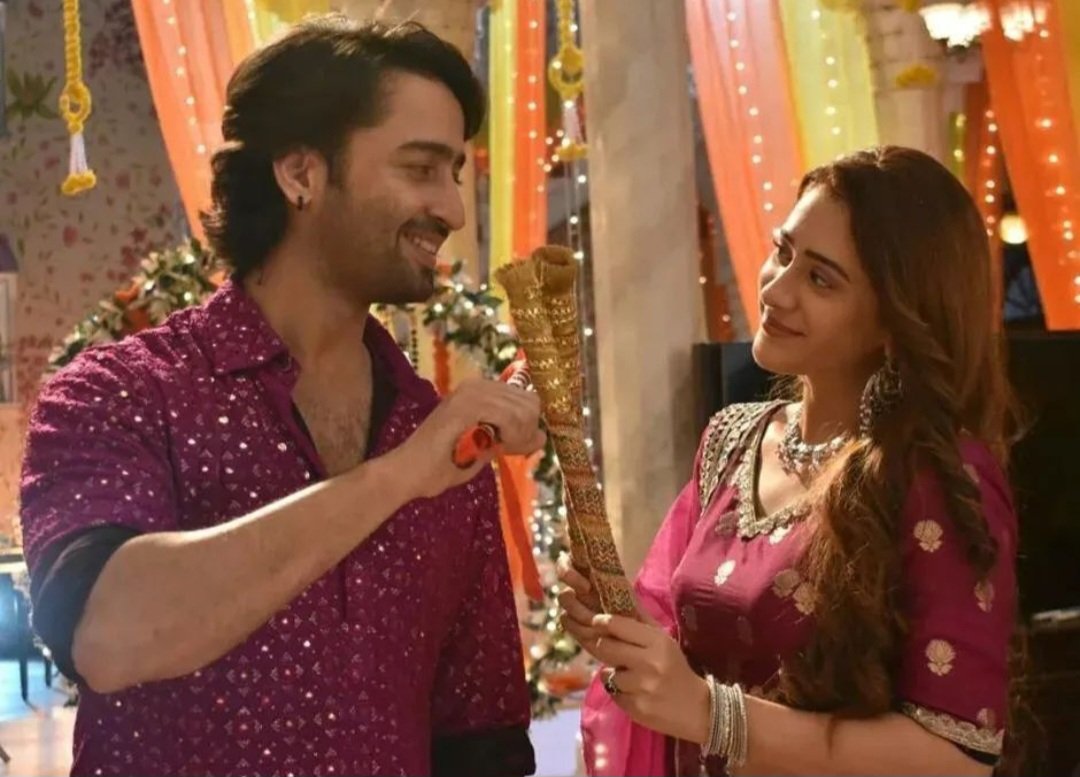 Two years to my absolute favourite show of ITV #WohToHaiAlbelaa... Watching an episode or any random scene of this show is still a daily routine for me.. Thank you @Shaheer_S & @nawab_hiba for being #KriSa 🥰 and for being the stress buster for me even today.. @StarBharat @DKP 🙏🏻