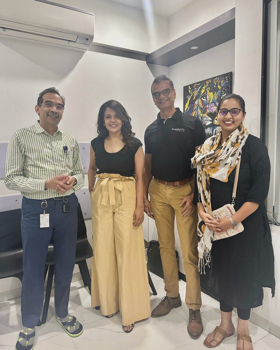I love meeting founders, brainstorming with them, sharing my networks ! Last nights episode I invested in a fabulous tech venture FlexifyMe. The founders visited me in Pune & I took them to spend time with Dr Ashish Babhulkar, a leading orthopaedic surgeon !