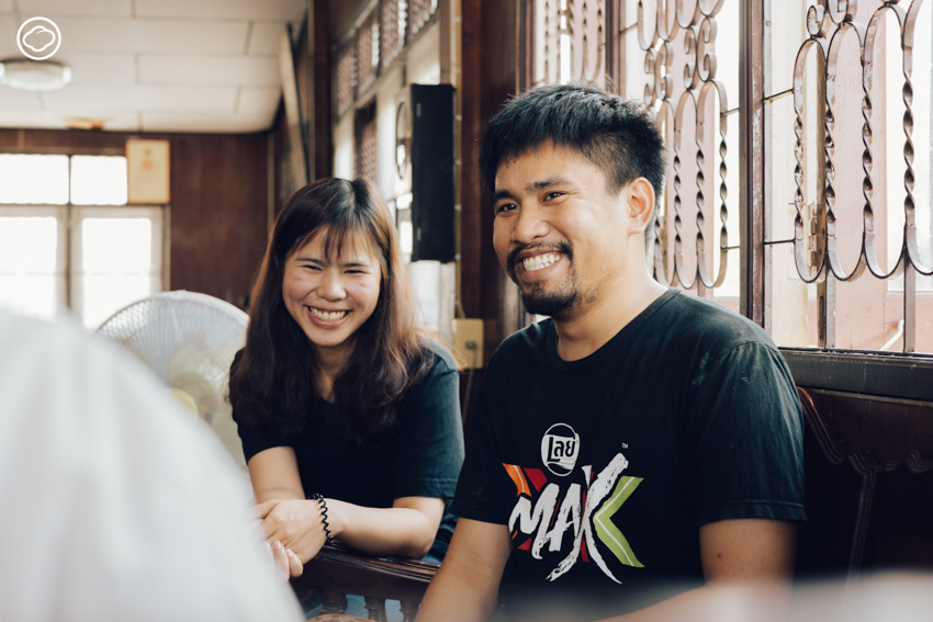 readthecloud's tweet image. ในหนึ่งคลิปตลกในดวงใจต้องยกให้ชาวบ้าน #ร้านชำซอยวัดดาว ทั้งความตลกธรรมชาติ ตบมุกโบ๊ะบ๊ะ ซึ่งหลายคนยังไม่เคยรู้ว่าจริง ๆ ร้านชื่อ #บุญสอาดร้านชำ และเป็นของคู่รักนักขายอย่างป๊อบและปุ๋ย #PageMaker #TheCloud readthecloud.co/popbangpoon