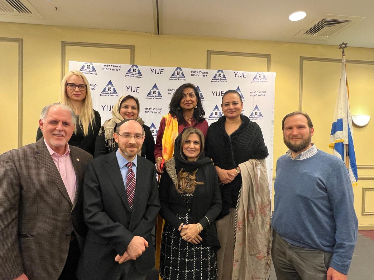 SoooMD's tweet photo. We had a full house in Queens/NY. As Americans we have lot of work to do. The relentless attacks on the American Jewish communities by Islamists/Muslims is concerning. The stories are uniform. Not one mainstream Muslim organization has condemned #October7massacre. Not one is calling for the release of the #Hostages either!
 @USCMO @anilaali @FarhanaKhorshed @Mandy_Sanghera1