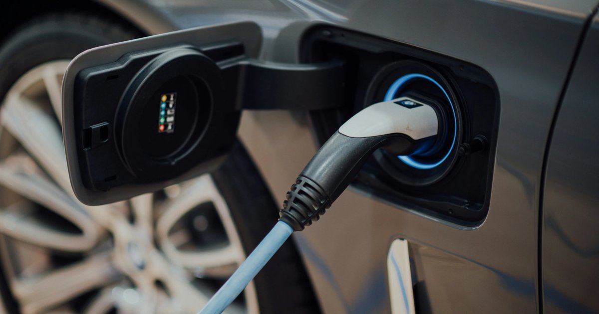AckoDrive's tweet photo. According to BloombergNEF, EVs have lower lifetime ownership costs compared to ICE vehicles, but the adoption of EVs in India will still take time.

More details >> https://t.co/0uoJ4472bk

#EV #electric #AutoNews https://t.co/LPZWWxeKTU
