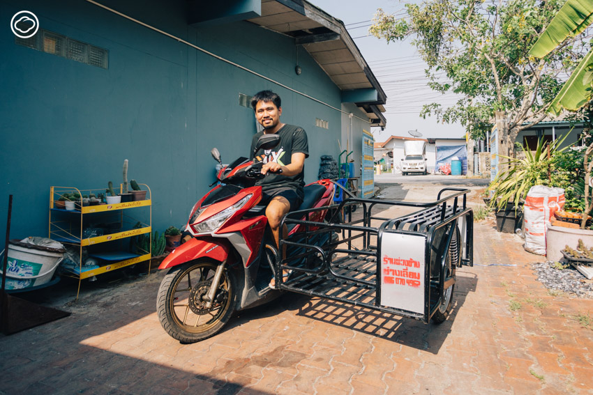 readthecloud's tweet image. ในหนึ่งคลิปตลกในดวงใจต้องยกให้ชาวบ้าน #ร้านชำซอยวัดดาว ทั้งความตลกธรรมชาติ ตบมุกโบ๊ะบ๊ะ ซึ่งหลายคนยังไม่เคยรู้ว่าจริง ๆ ร้านชื่อ #บุญสอาดร้านชำ และเป็นของคู่รักนักขายอย่างป๊อบและปุ๋ย #PageMaker #TheCloud readthecloud.co/popbangpoon