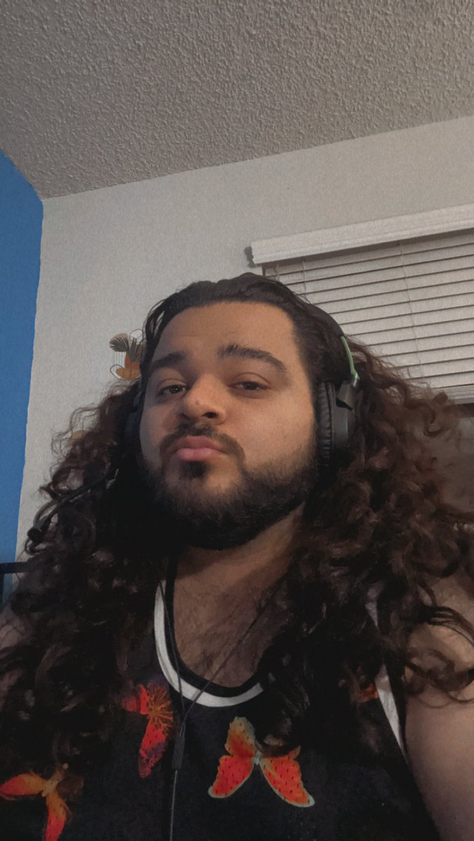zackartsinc's tweet photo. Thought I’d update my photo gallery #gaybear #curlyhair #gaymer https://t.co/RFEtHUSFUf