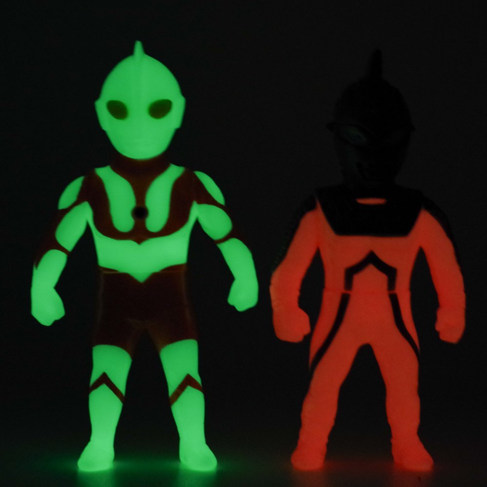 ウルトラマン ソフビ 人形 ミニ ピンク 蓄光 非売品 谷 コスモス