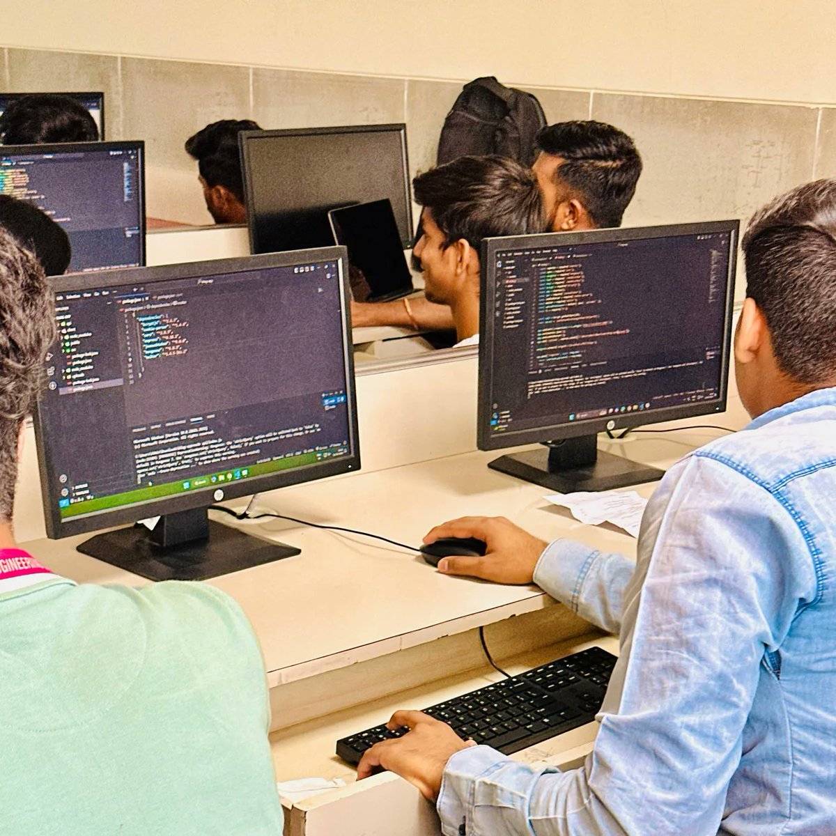 TechCryptors's tweet photo. 🚀 Dive into the world of MERN Stack development with our certified training program! 💻
Upgrade your career, visit https://t.co/r0aixtSGYq OR whatsapp us https://t.co/nUIwPLy2hD 😍🏅
#MERNStack #WebDevelopment #FullStack #CodingBootcamp #TechTraining #LearnToCode #techcryptors https://t.co/Hzi3gNQwKm