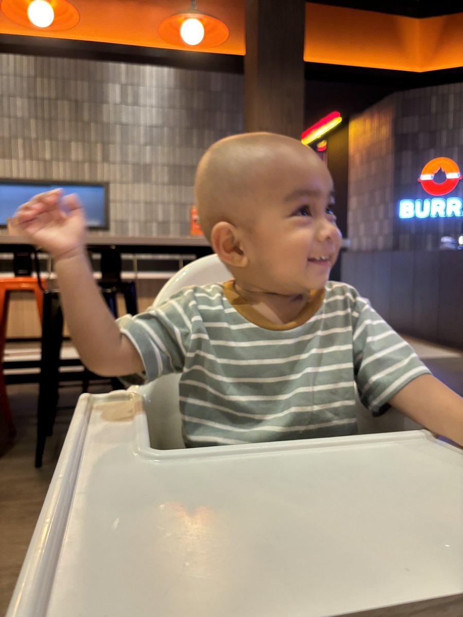 Alhamdulillah puasa tahun ini mama Rajendra insyaallah bisa puasa dan tetap menyusui. Tahun lalu terpaksa ga puasa gara” asi seret dikarenakan stress kerjaan(ga ada waktu pumping dan ada tekanan)  kerja diTV dibulan puasa kayak 🫠💩🤬. 
Alhamdulillah sudah ada jalannya 🤲