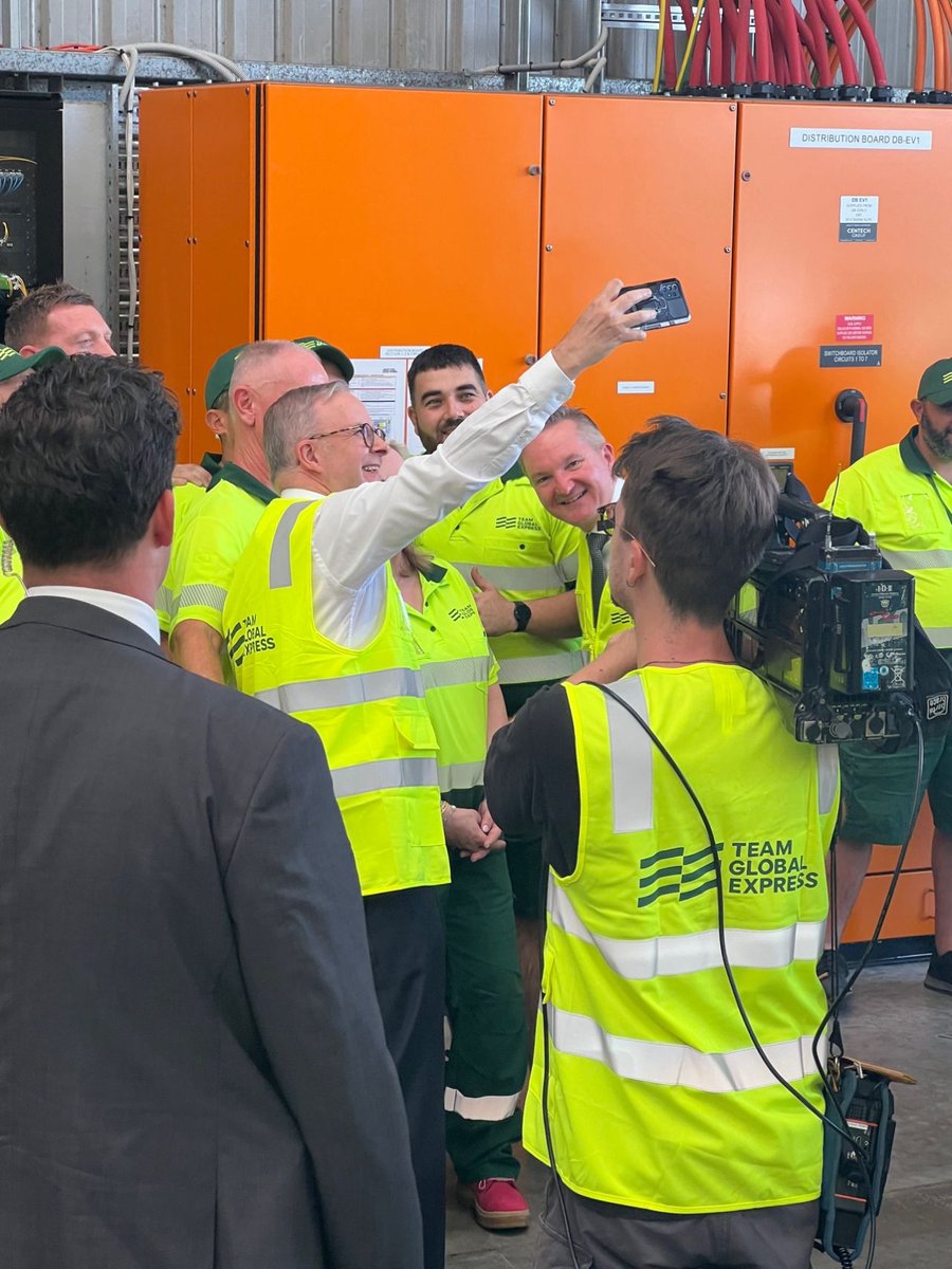 Team Global Express has unveiled Australia’s largest electric vehicle fleet trial, following arrival of brand-new EVs at its depot in Western Sydney bit.ly/3IGFPCQ