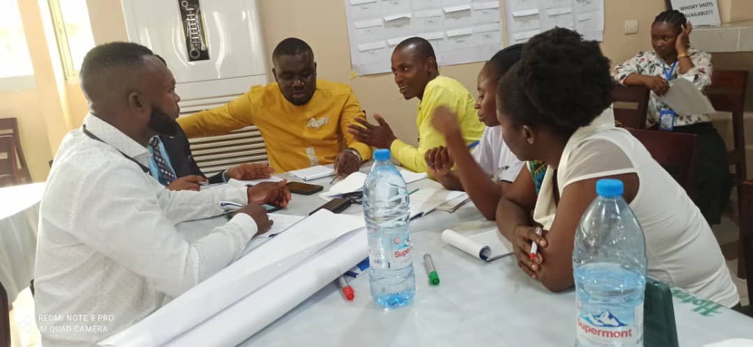 Our Programmes Officer @TundeChristina is at the TOT program organized by @loyocameroon that seeks to equip young leaders from youth CSOs & networks in the NW & SW with the skills & knowledge to facilitate dialogue & peacebuilding processes within their communities.