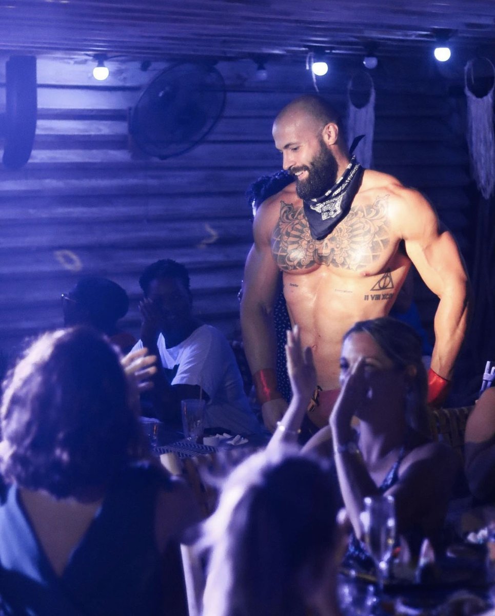 WeAreSXM's tweet image. What&apos;s your ultimate SXM Island night out? 🌟 Dive into the best nightlife spots for unforgettable evenings. &quot;WEARESXM.ᴄᴏᴍ | Creating Memories&quot; #SXMNights #IslandParty Find Your Spot-wearesxm.com/nightlife/