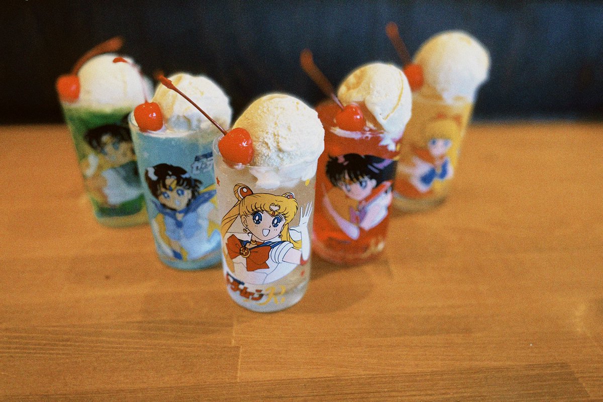 喫茶ジジホウダン】 ミニクリームソーダはグラスが選べます💫 #昭和