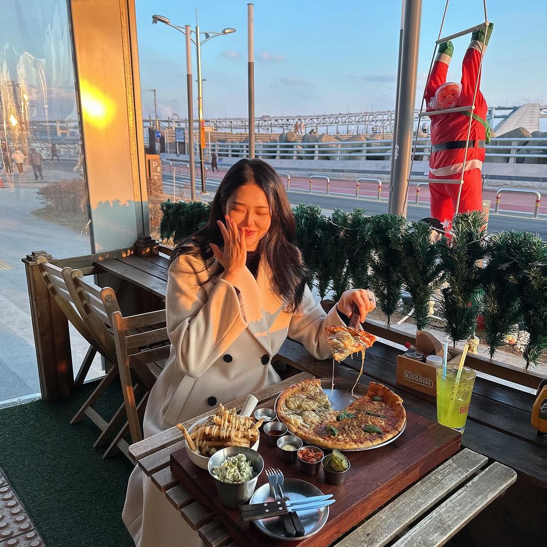 Lisa860521's tweet photo. A smile is a light in the window of your face to show your heart is at home
#lover #words #Creative #Confident #thinking #profound #dedication https://t.co/HOQZFafwHD