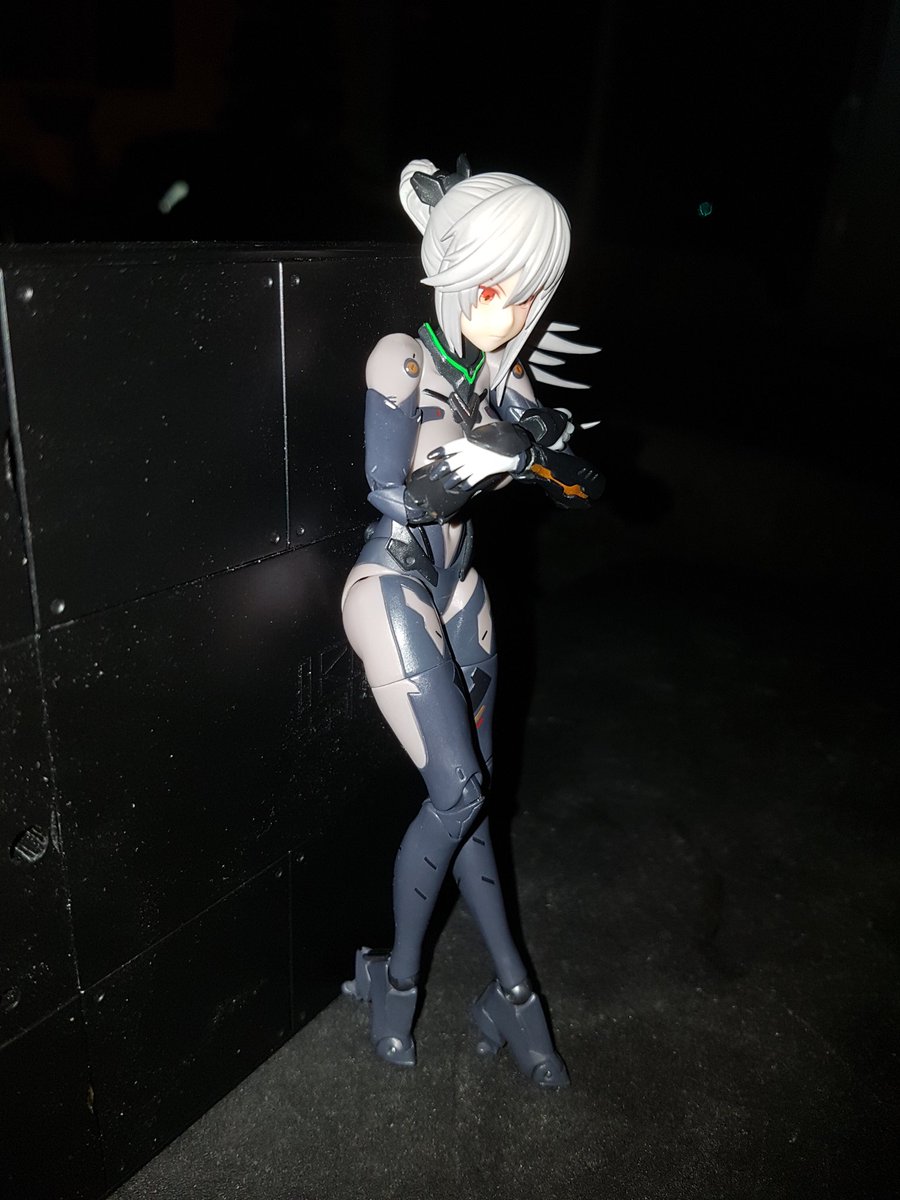 TheLocalBard's tweet image. I don&apos;t often have her with her human disguise face.  It&apos;s good though!  I wish she had more than two expressions though.

#SnailShell #SnailShellAssassin #Assassin #ToyPhotography @wozhike