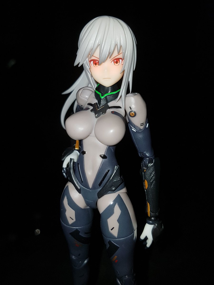 TheLocalBard's tweet image. I don&apos;t often have her with her human disguise face.  It&apos;s good though!  I wish she had more than two expressions though.

#SnailShell #SnailShellAssassin #Assassin #ToyPhotography @wozhike