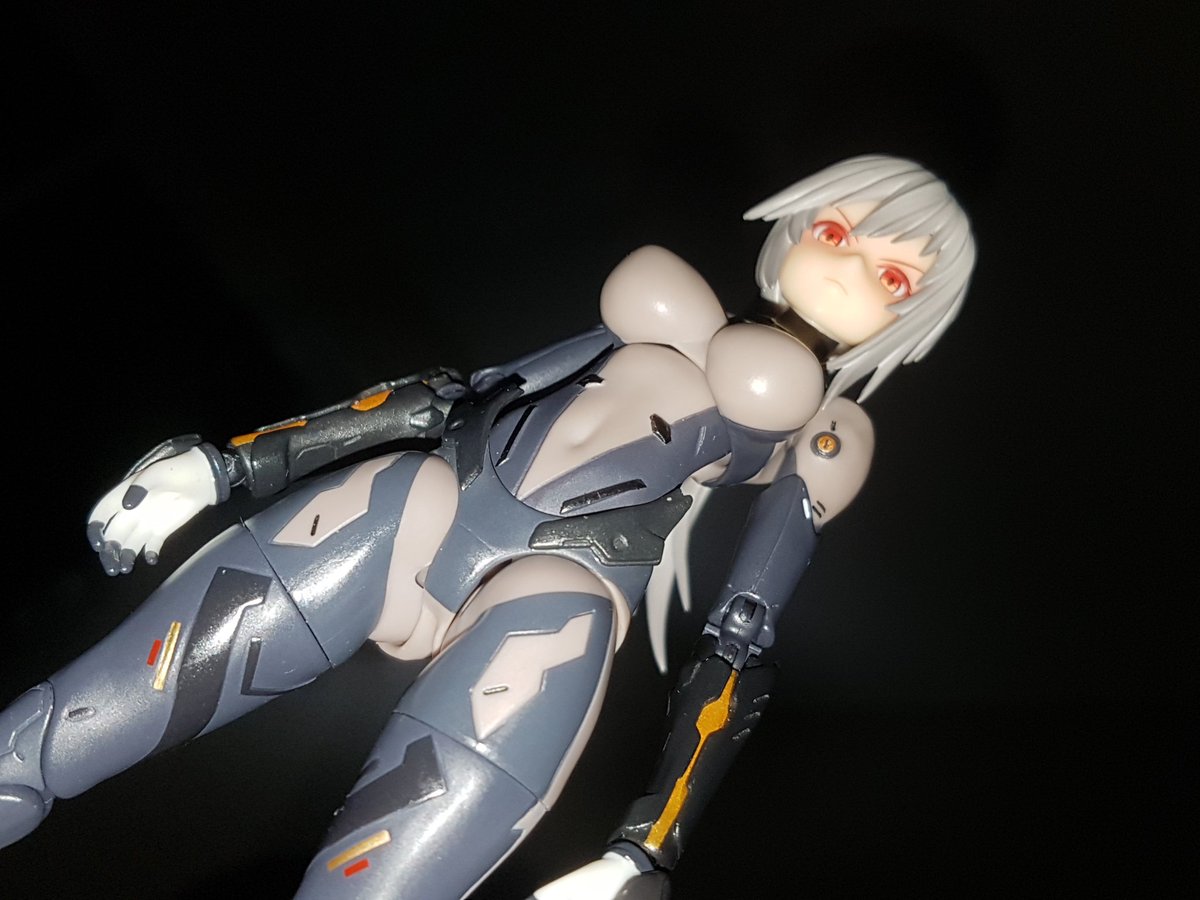 TheLocalBard's tweet image. I don&apos;t often have her with her human disguise face.  It&apos;s good though!  I wish she had more than two expressions though.

#SnailShell #SnailShellAssassin #Assassin #ToyPhotography @wozhike