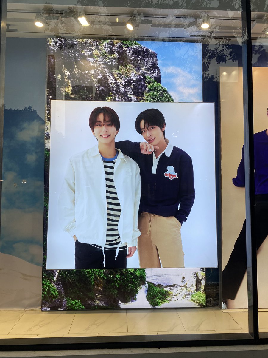 moonandenhypen's tweet photo. ENHYPEN at the Bench Flagship Store in BGC https://t.co/62S3O64BR4
