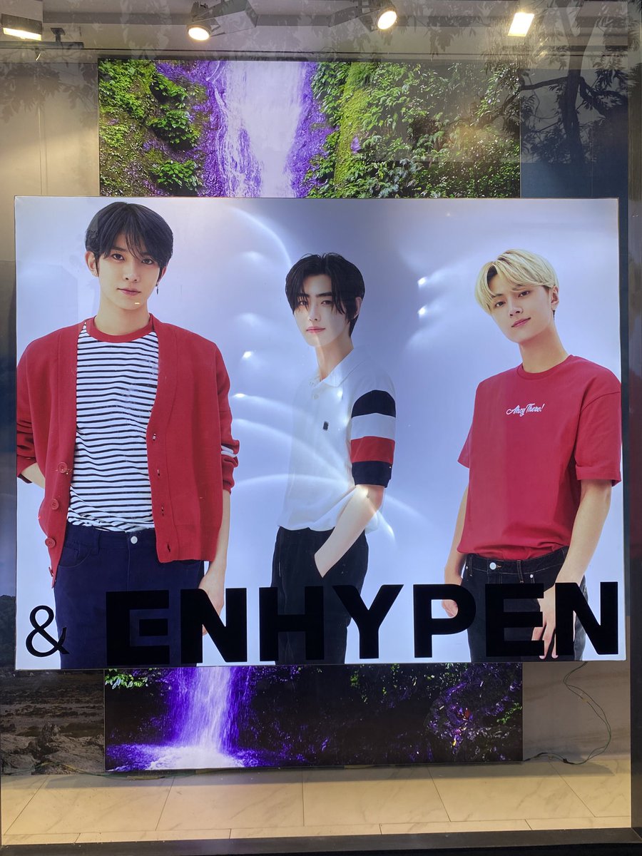 moonandenhypen's tweet photo. ENHYPEN at the Bench Flagship Store in BGC https://t.co/62S3O64BR4
